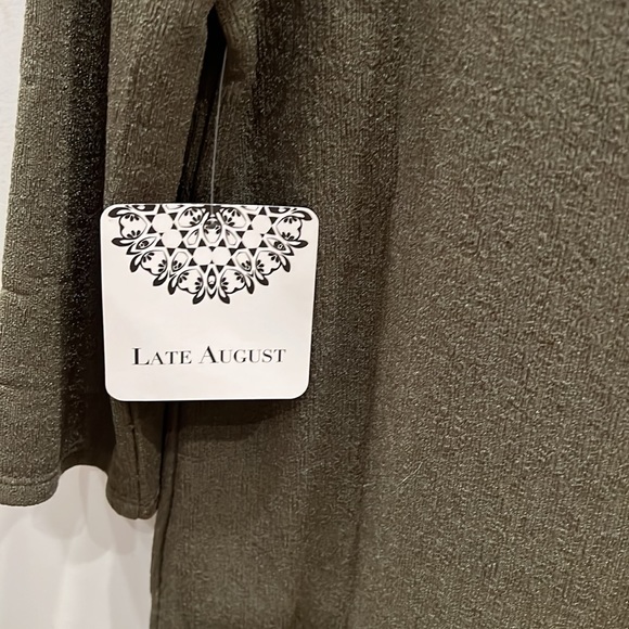 Brand new with tag green top - Picture 6 of 6